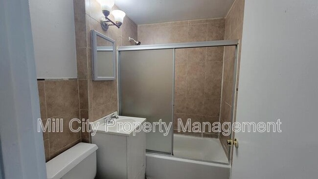 Building Photo - 343 Auburn St