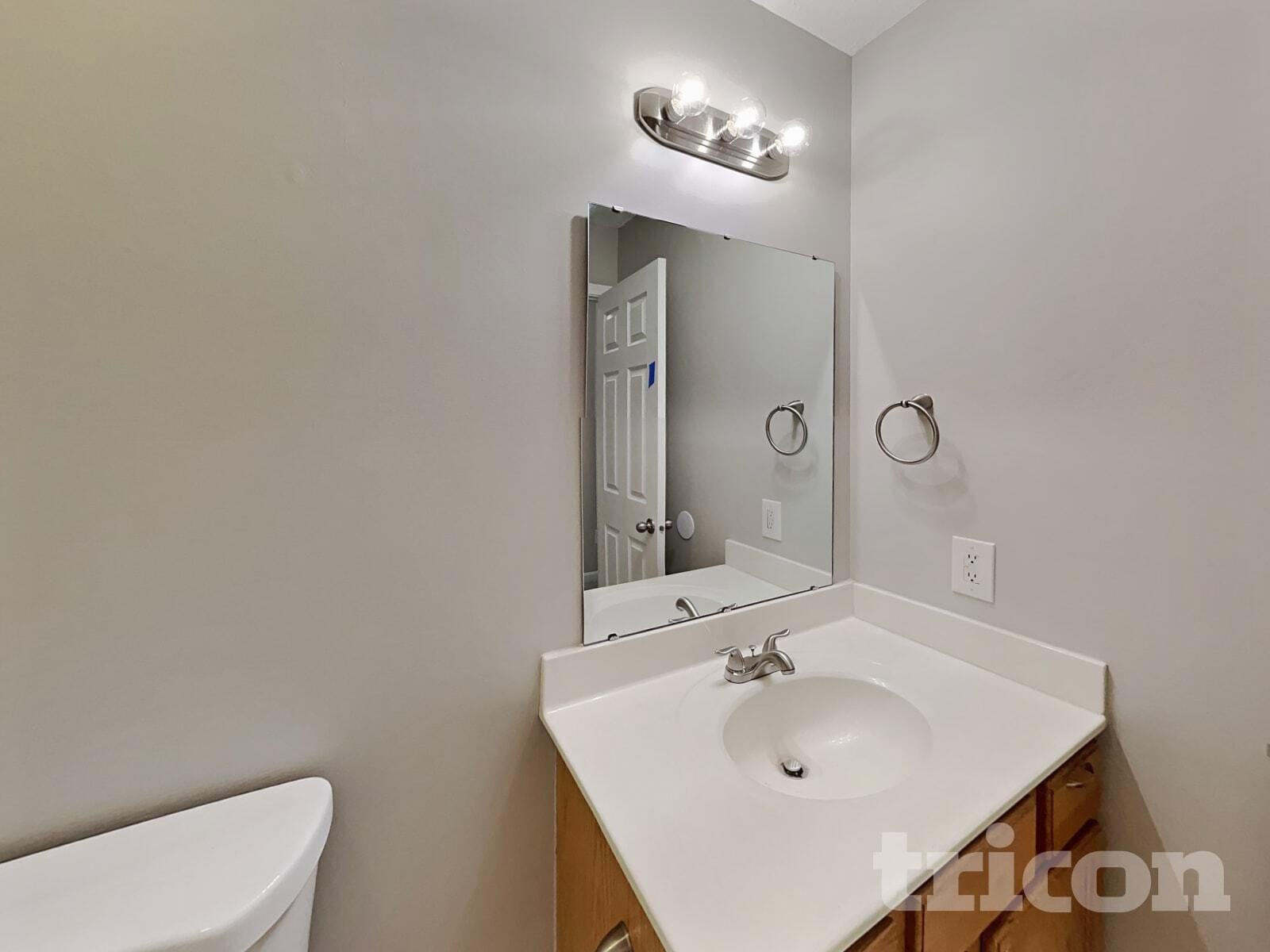 Building Photo - 1963 Central Park Blvd W