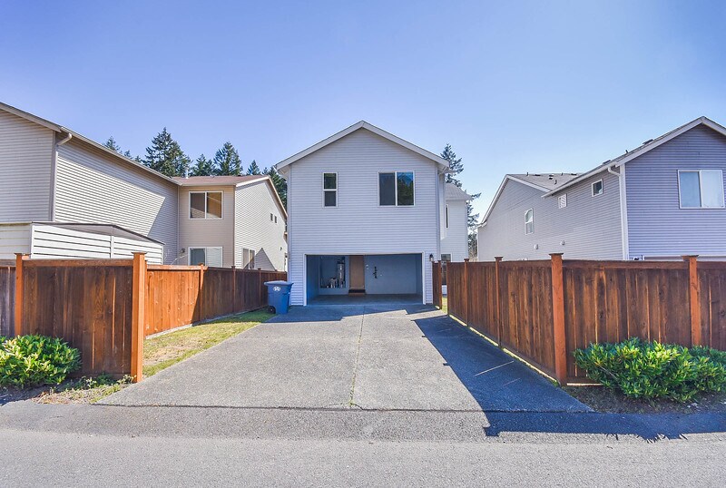 Building Photo - 1349 Burnside Pl