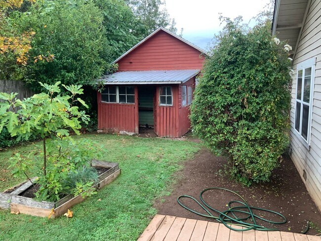 Building Photo - 3056-04 - MSF Properties