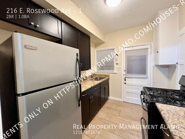 Building Photo - 216 E Rosewood Ave