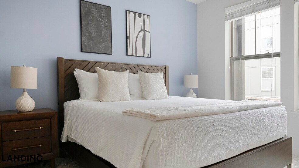 Building Photo - 2420 Peachtree Rd NW