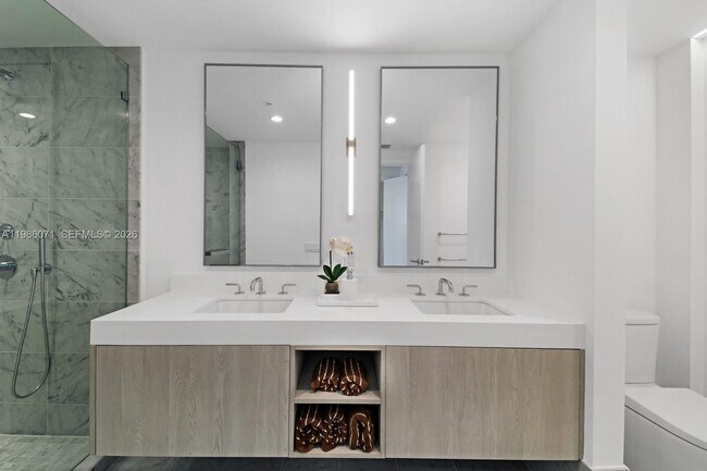 Building Photo - 9221 E Bay Harbor Dr