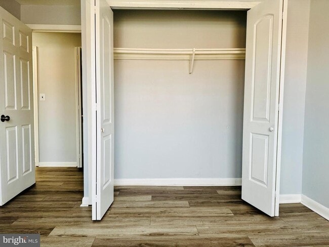 Building Photo - 8134 Mid Haven Rd