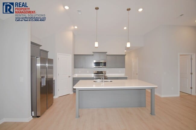 Building Photo - 1142 Bluecreek Cir
