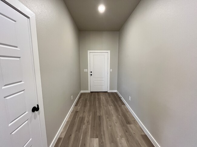 Building Photo - 1302 Ross Ave