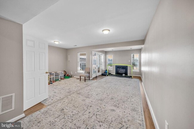 Building Photo - 6340 Cullen Pl