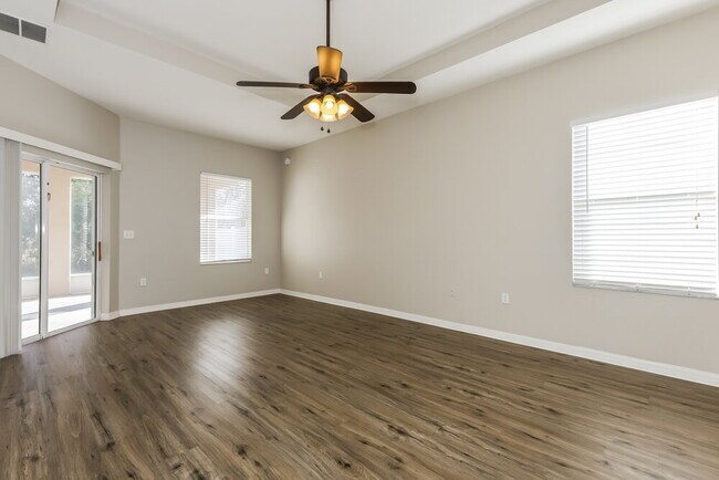 Building Photo - 3677 Sandhill Crane Dr