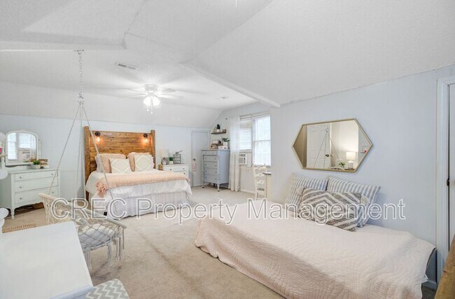 Building Photo - 109 Fort St