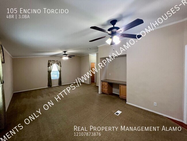 Building Photo - 105 Encino Torcido