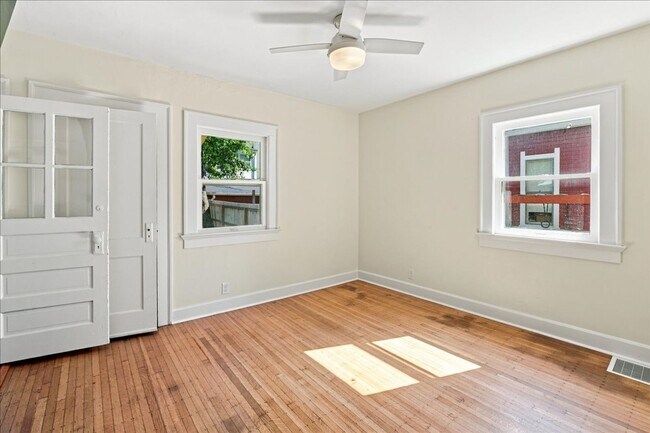Building Photo - 5344 Lowell Ave
