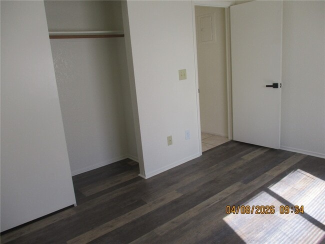 Building Photo - 827 Baseline Rd