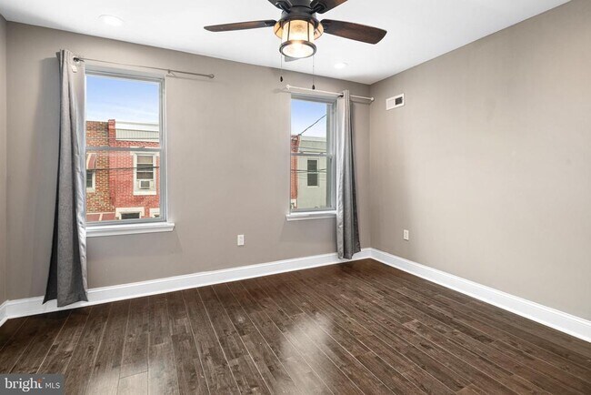 Building Photo - 2050 Mountain St