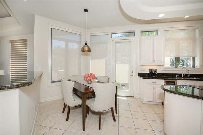 Building Photo - 4776 Stonebriar Cir