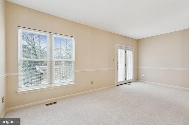 Building Photo - 45590 Whitcomb Square