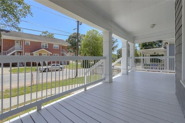 Building Photo - 679 Jones Ave NW