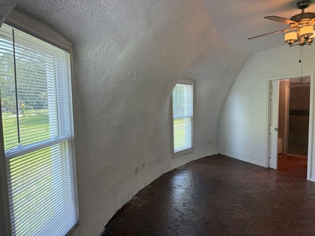 Building Photo - 18390 17th Ave