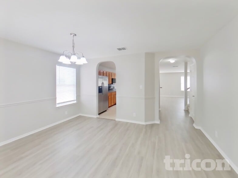 Building Photo - 517 Zapata Cir