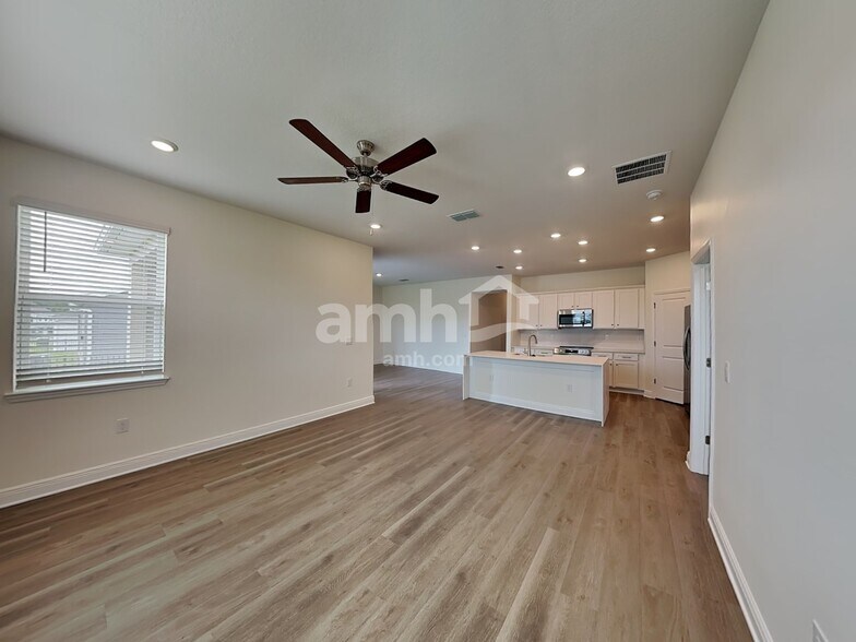 Building Photo - 3724 Ctr Cv Ln