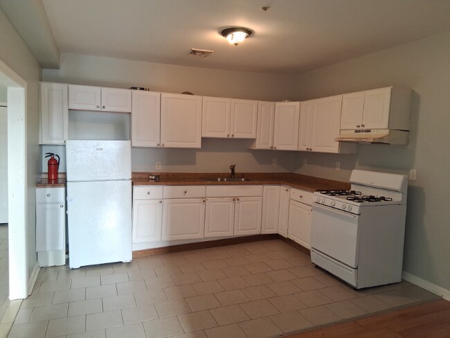 Building Photo - 130 North Ave