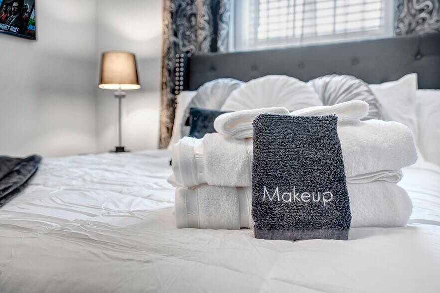 Building Photo - 541 New S Dr