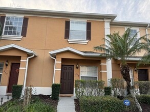 Building Photo - Charming,Pet Friendly 2 Bedroom, 2.5 Bath Townhome!
