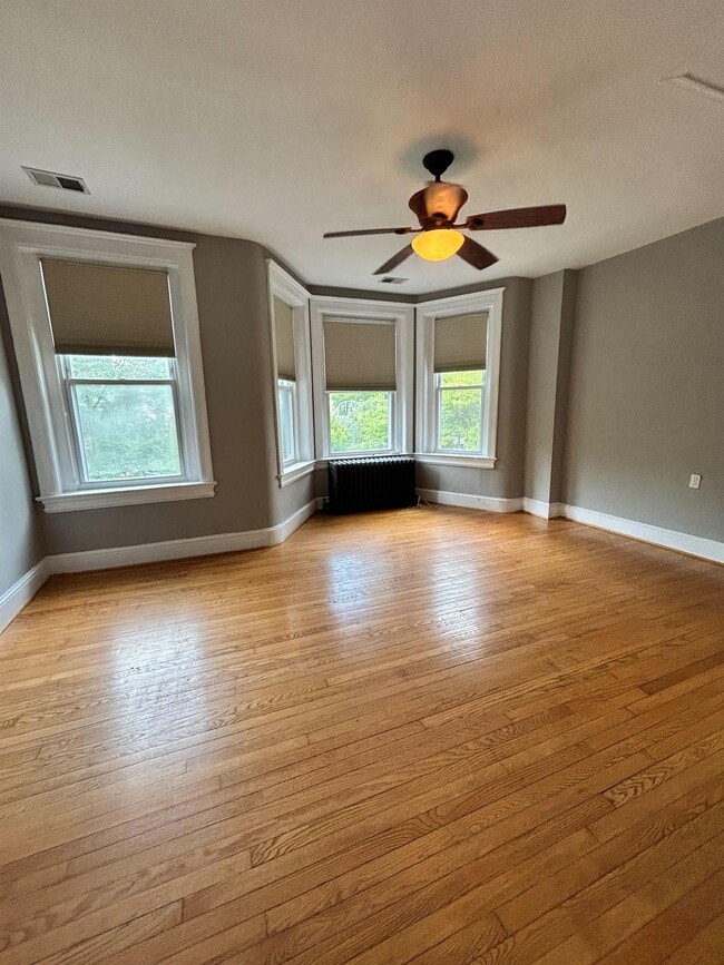 Building Photo - 1437 E Capitol St SE