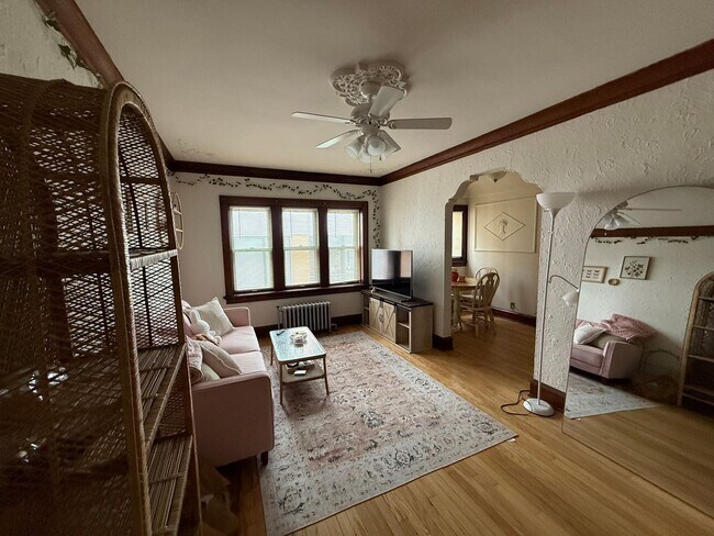 Interior Photo - 1628 Franklin