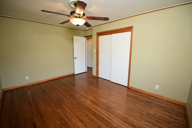 Building Photo - 477 S Norwood Ave