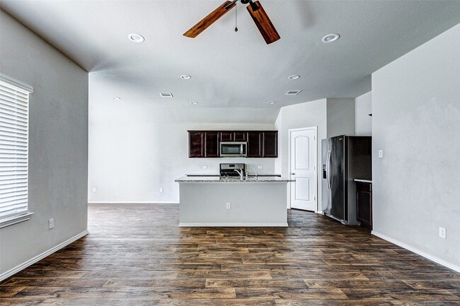 Building Photo - 40454 Red Poppy Ln