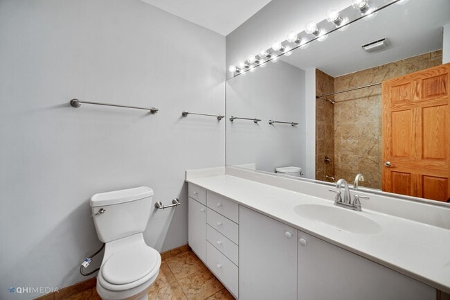 Building Photo - 1730 W Terra Cotta Pl