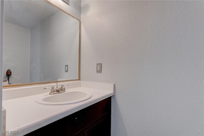 Building Photo - 6101 Crockery St