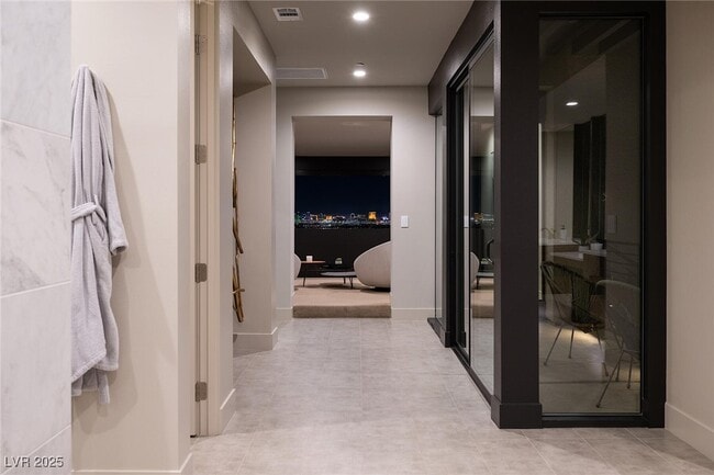Building Photo - 810 Dragons Eye Dr