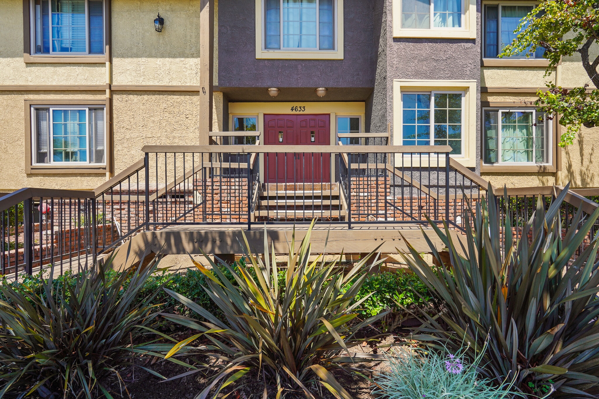 Building Photo - 4633 Marine Ave