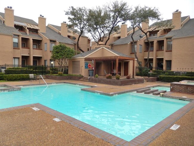 Building Photo - 5550 Spring Valley Rd