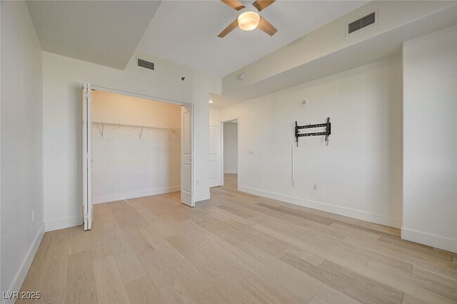 Building Photo - 8255 S Las Vegas Blvd