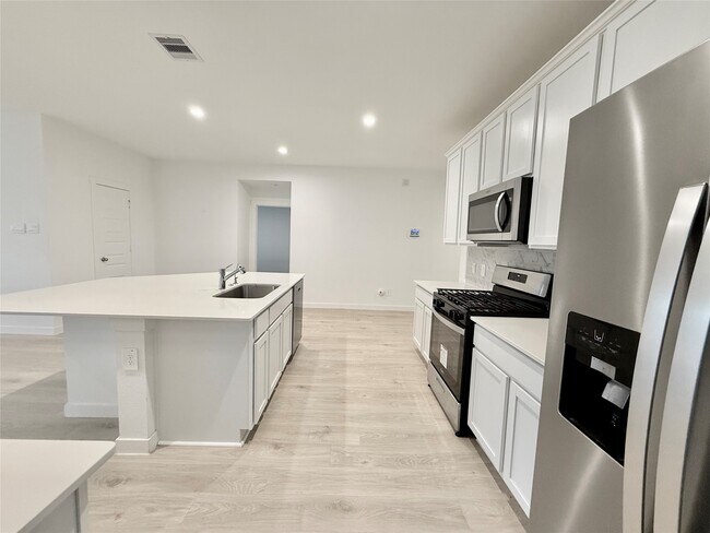 Building Photo - 31611 Farlam Farms Trl