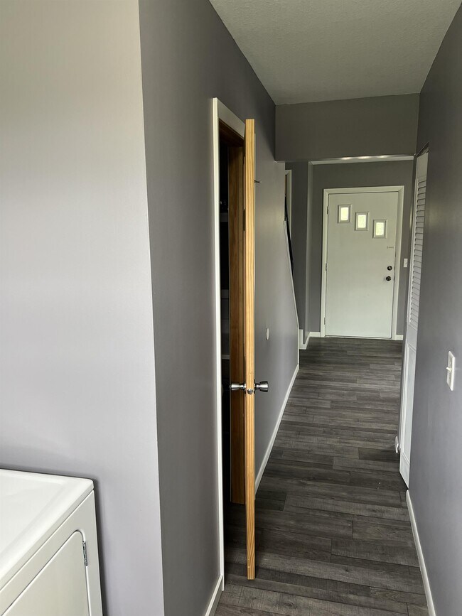 Building Photo - 2003 E Florida Ave