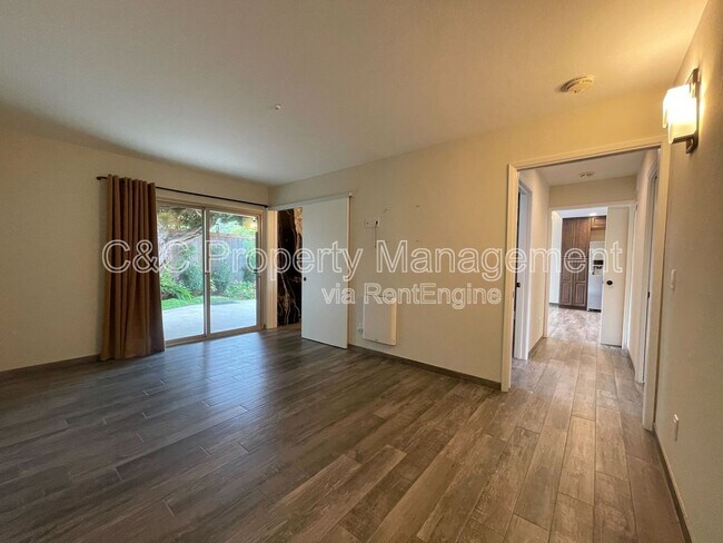 Building Photo - 211 Hacienda Carmel