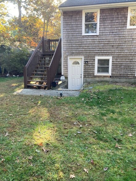 Building Photo - 44 Sandy Beach Rd