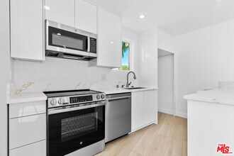 Building Photo - 10941 Christine Way