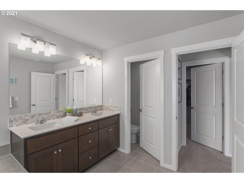 Building Photo - 16969 SE Katmai Ct
