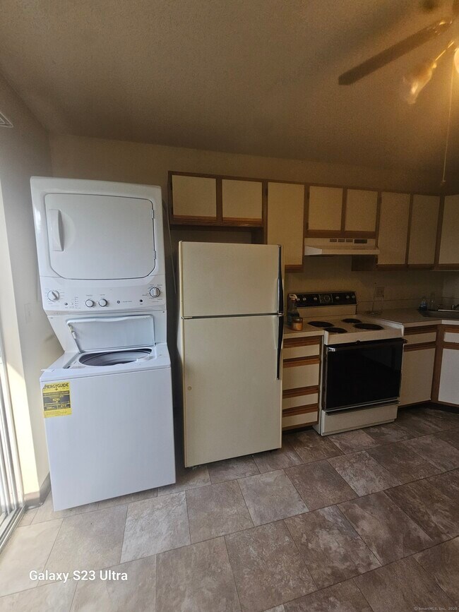 Building Photo - 81 Chipman St