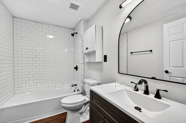 Building Photo - 1129 W Owings St