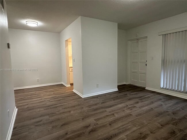 Building Photo - 2822 Van Buren St