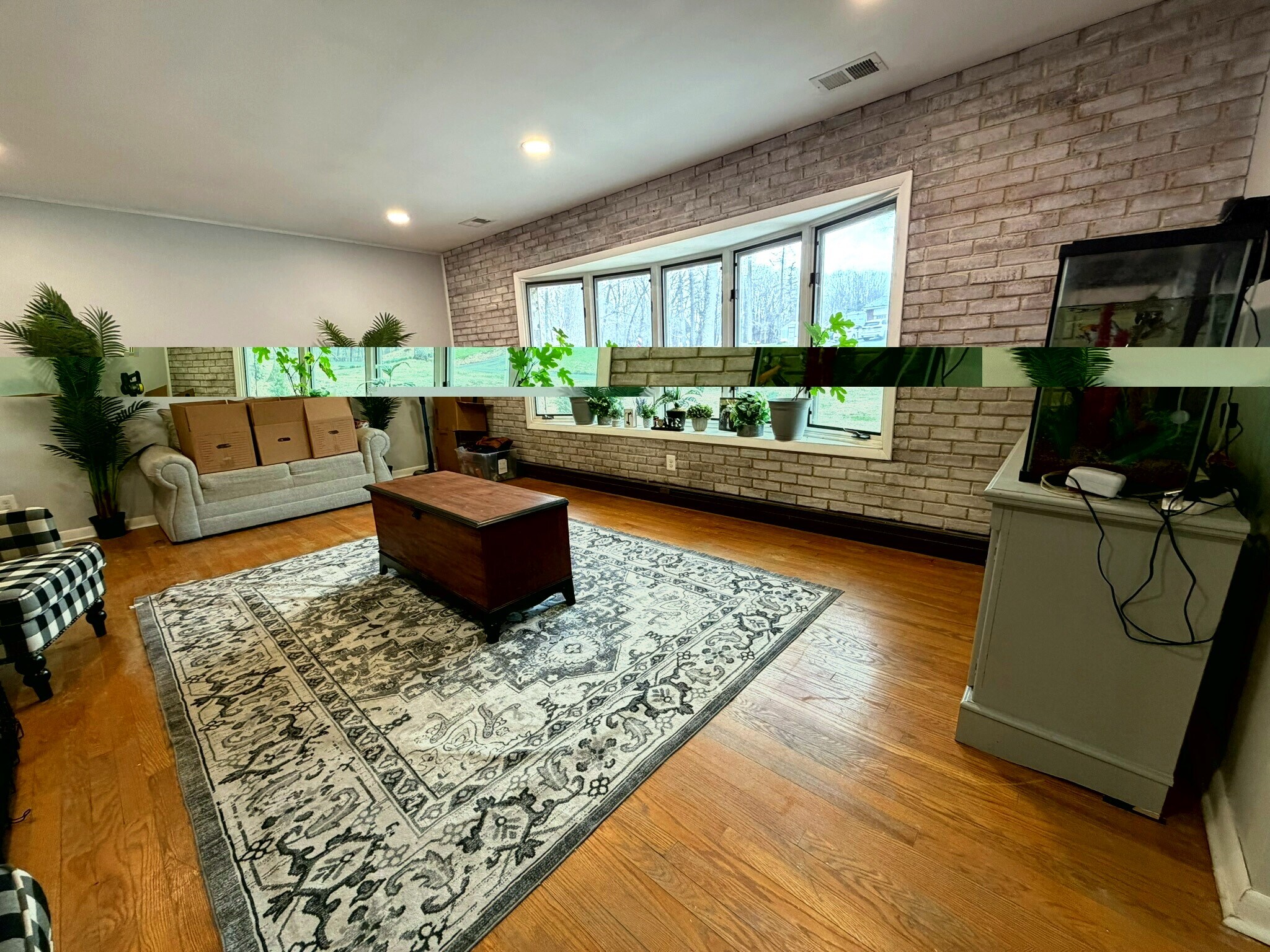 Building Photo - 2119 Oaklyn Dr