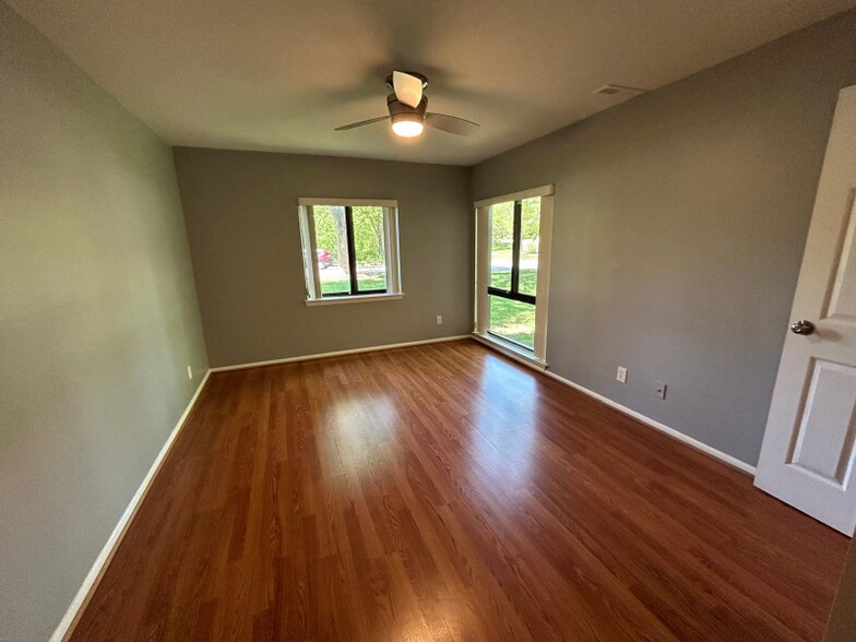 Building Photo - 6001 Majors Ln