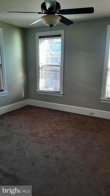 Building Photo - 238 Muench St