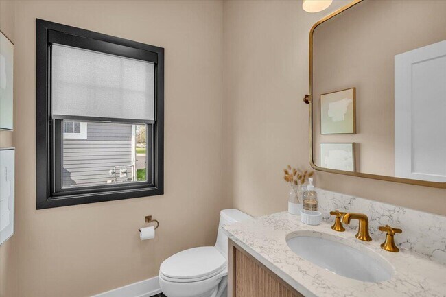 Building Photo - 6255 S Linnie Lac Pl