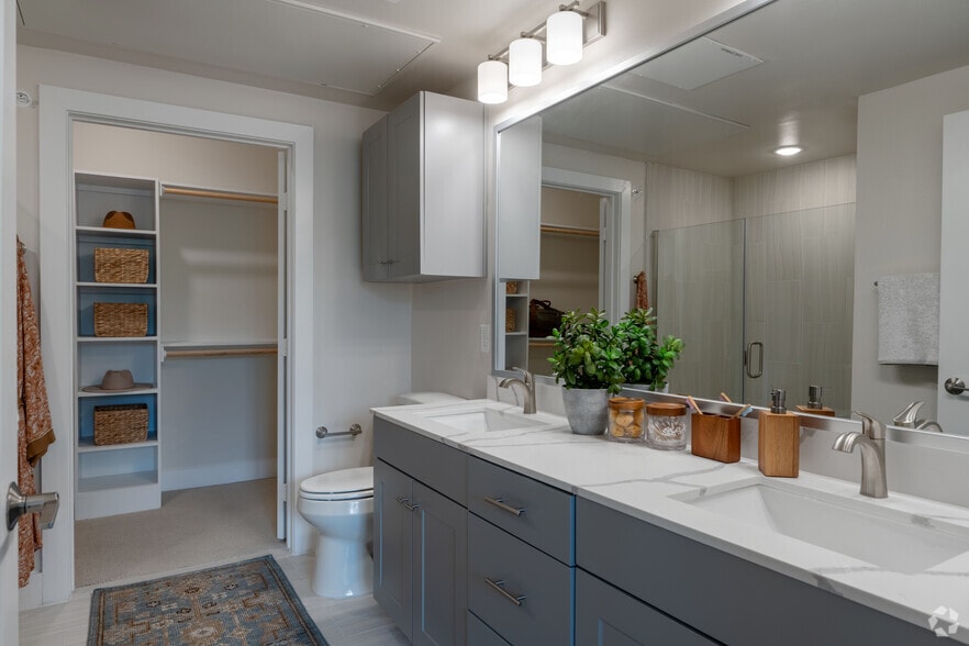 2BR, 2BA - 1,161SF - Primary Bathroom - The Kelsey at Scofield Farms